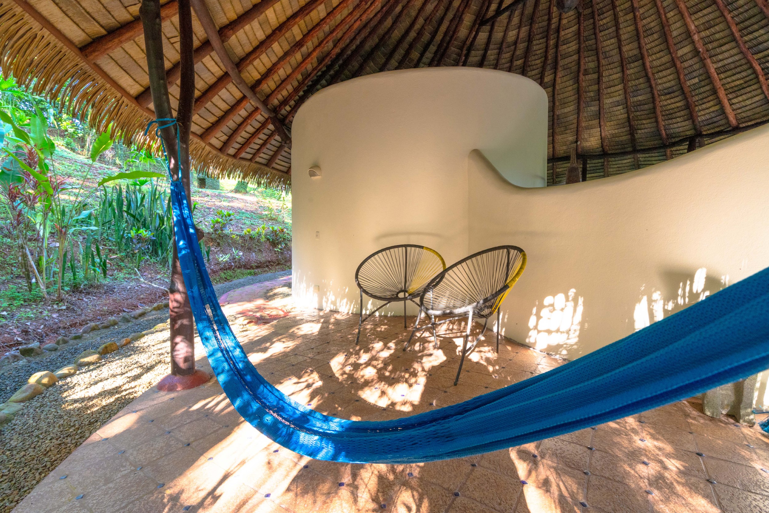 Design Spotlight: Off-Grid Living With a Heaping Helping of Luxury ...