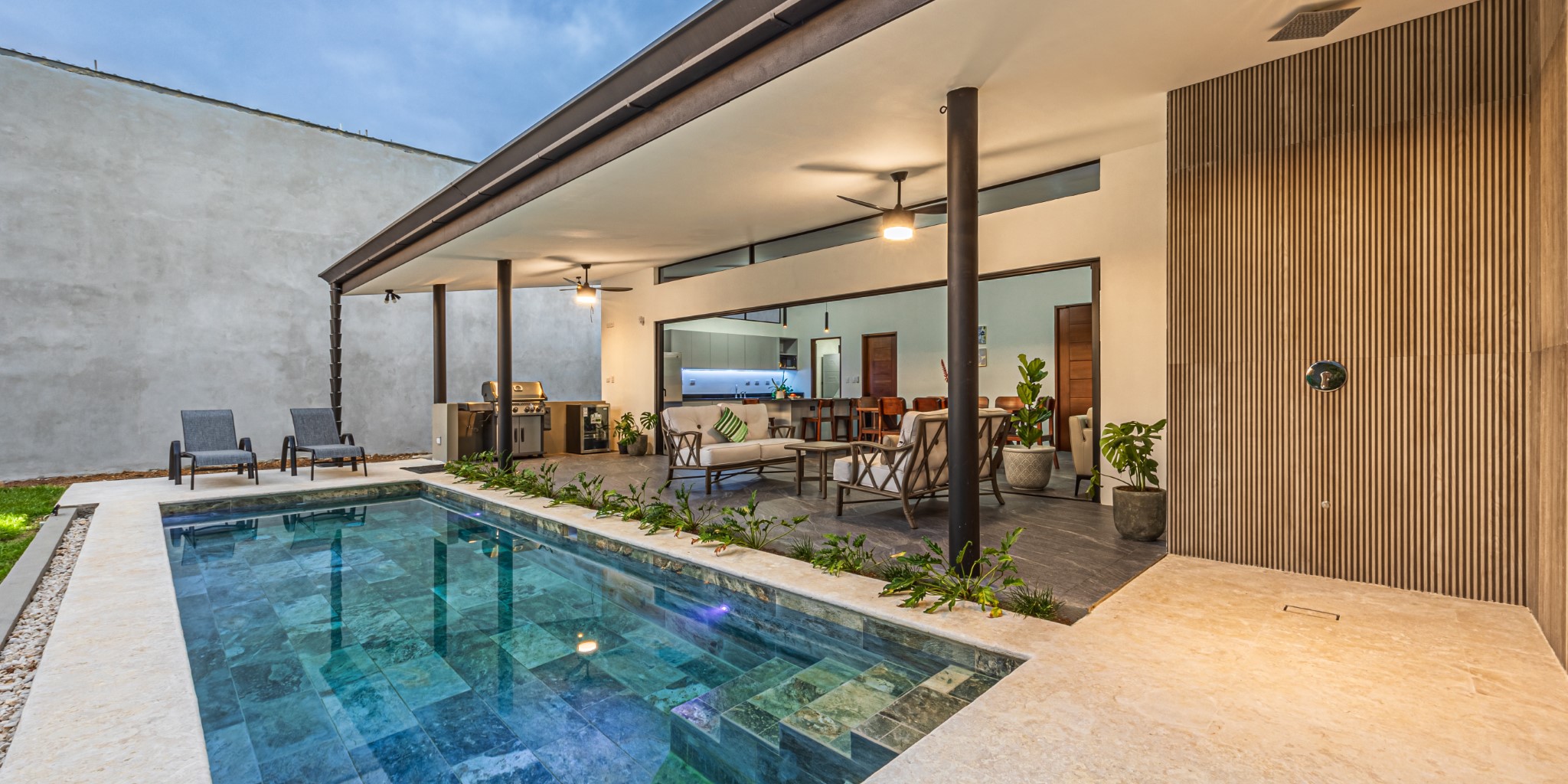 Stylish Brand New 3Bedroom Villa with Gated & Fenced Yard in Uvita